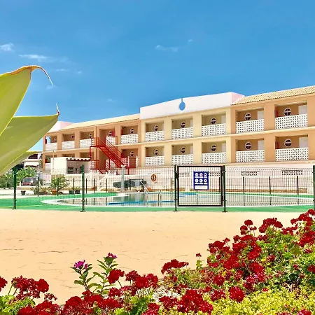 Апартаменты Ocean Front With Pool
