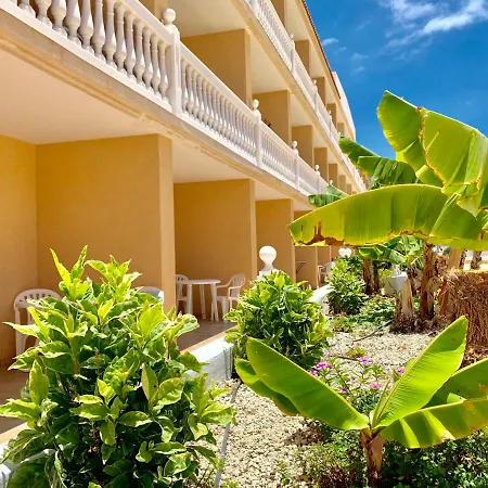 Ocean Front With Pool Appartement